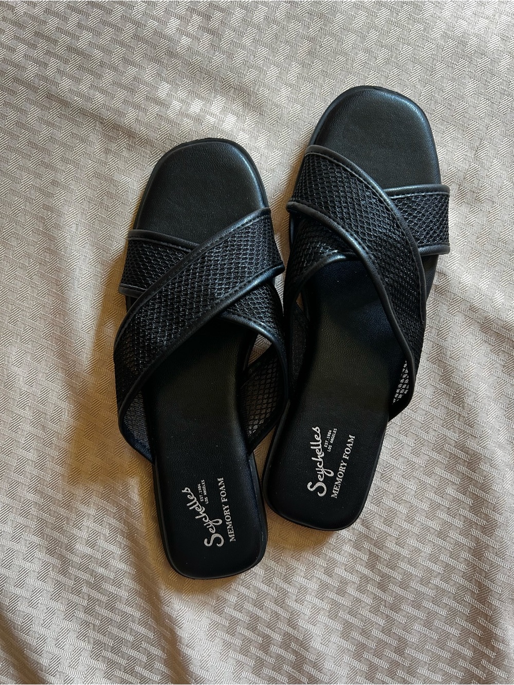 Seychelles Black Crisscross Memory Foam Sandals